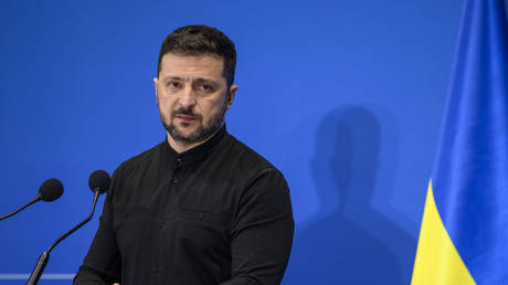 Ukrainian leader defends clampdown on anti-corruption agencies