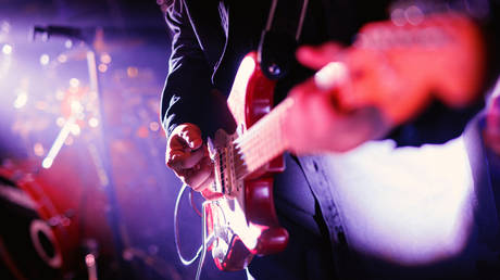 Ukrainian official calls for ban on singing in Russian