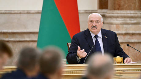 Russia guarantees Belarusian security – Lukashenko