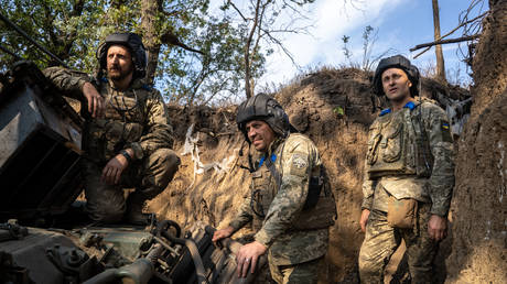 FILE PHOTO: Ukrainian soldiers.