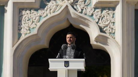 Zelensky vows to retake Crimea despite Trump’s peace push