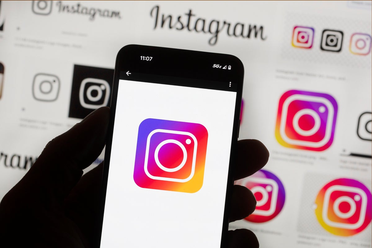 Instagram has debuted a new maps feature that shows your location to others. And Internet users are furious
