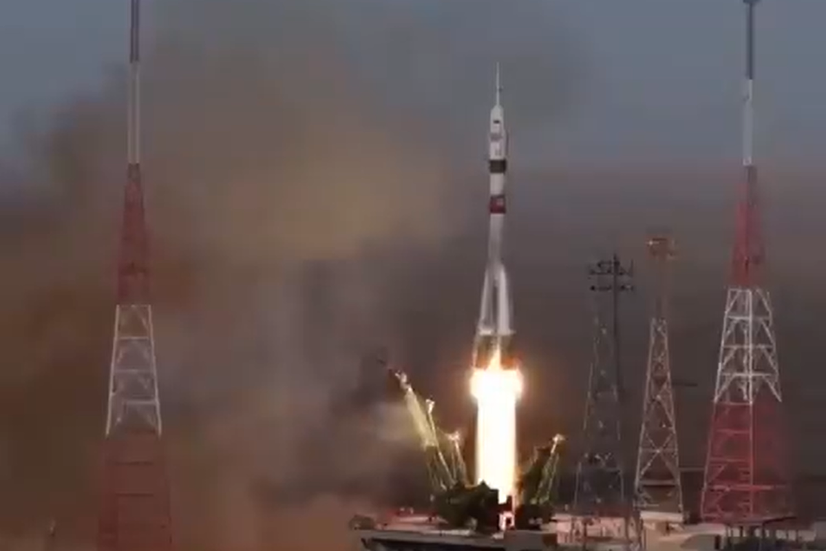 Russia accidentally destroys its only way of sending astronauts to space