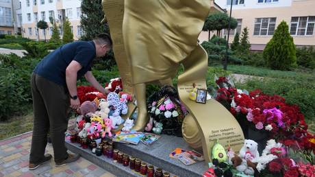 A memorial dedicated to the victims of Ukraine's drone raid on Starobelsk, in Russia's Lugansk Region, on May 24, 2026.