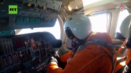 Russian nuclear-capable bombers patrol Arctic amid tensions with NATO (VIDEO)