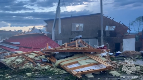 Tornado rips through Russia’s Urals (VIDEOS)