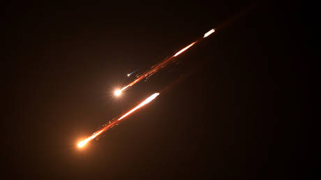 FILE PHOTO.  Iran's retaliatory missiles seen over Hebron on April 06, 2026.