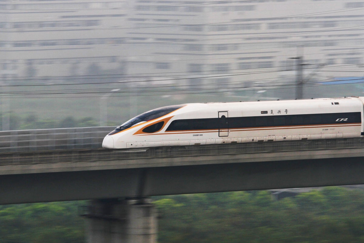 Chinese bullet train breaks acceleration world record by going from 0 to 800kmph in 5 seconds